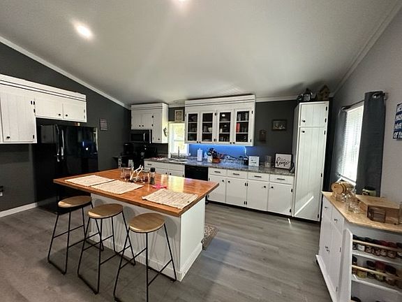 3rd image of 1004 Lakefront Dr