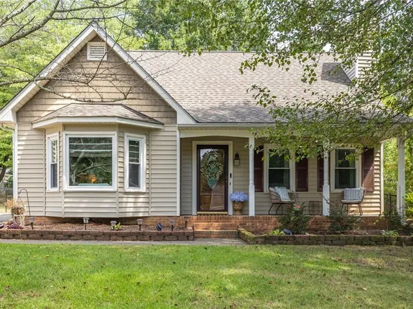 1705 Calvary View Ln, Clemmons, NC 27012