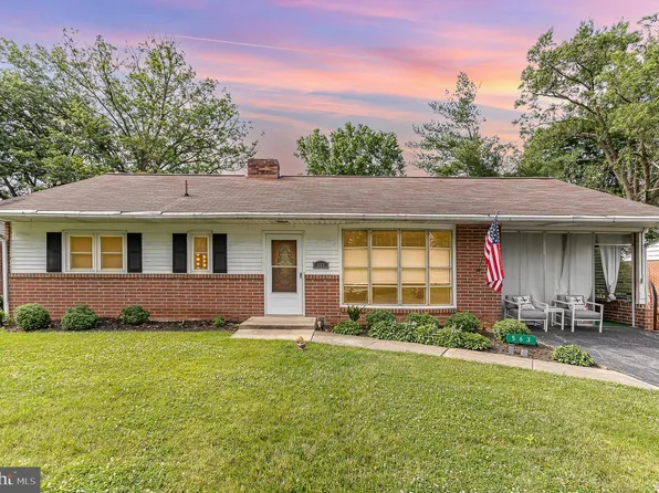 563 E Hummelstown St, Elizabethtown, PA 17022