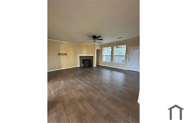 Building Photo - 3202 Springleaf Dr