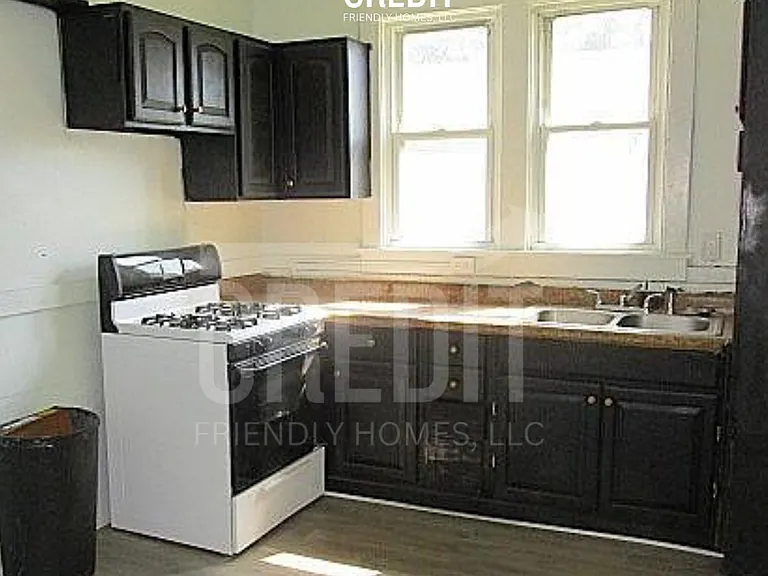 3001 W Seibold St — Photo 7