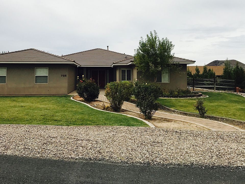 Corner lot front view 