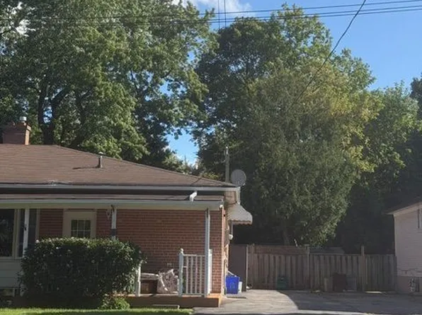 252 Taylor Mills Dr S, Richmond Hill, ON L4C 2S6