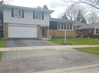 1955 Everett Ave, Des Plaines, IL 60018