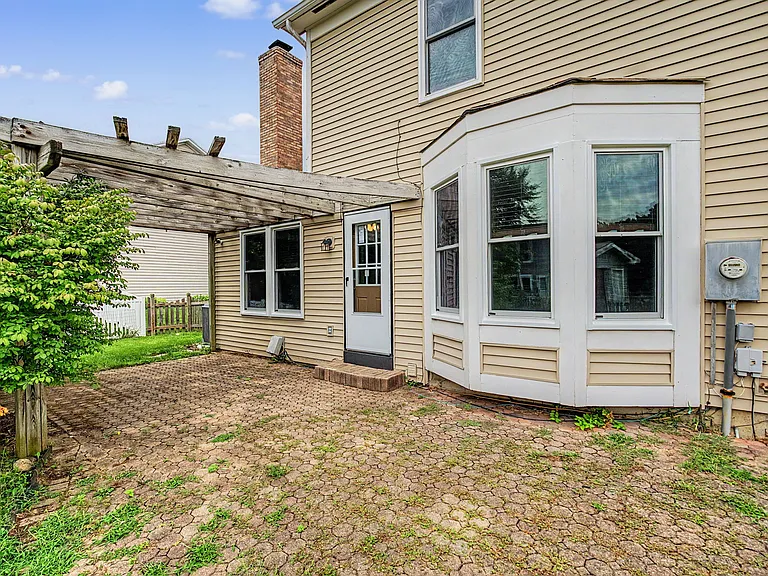 2242 Rosina Dr — Photo 45