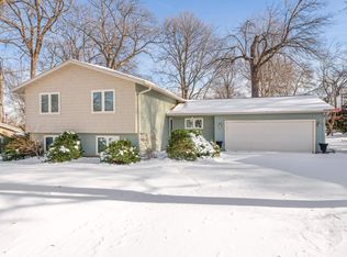 7248 Sunnyslope Dr, Maple Grove, MN 55311