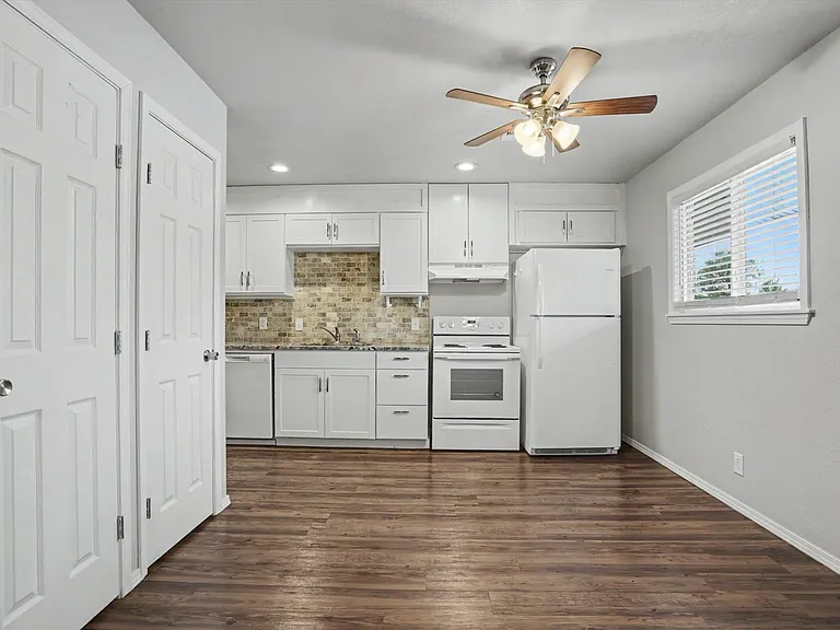 15351 W Highway 66 Hwy #E — Photo 8
