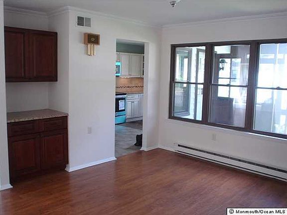 5th image of 629 Stamford Court #D