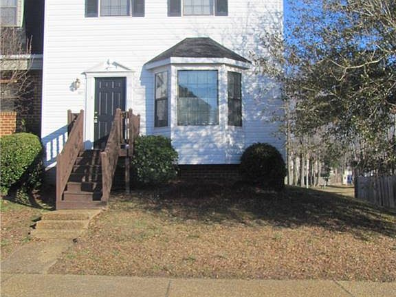 2nd image of 1611 Skiffes Creek Cir