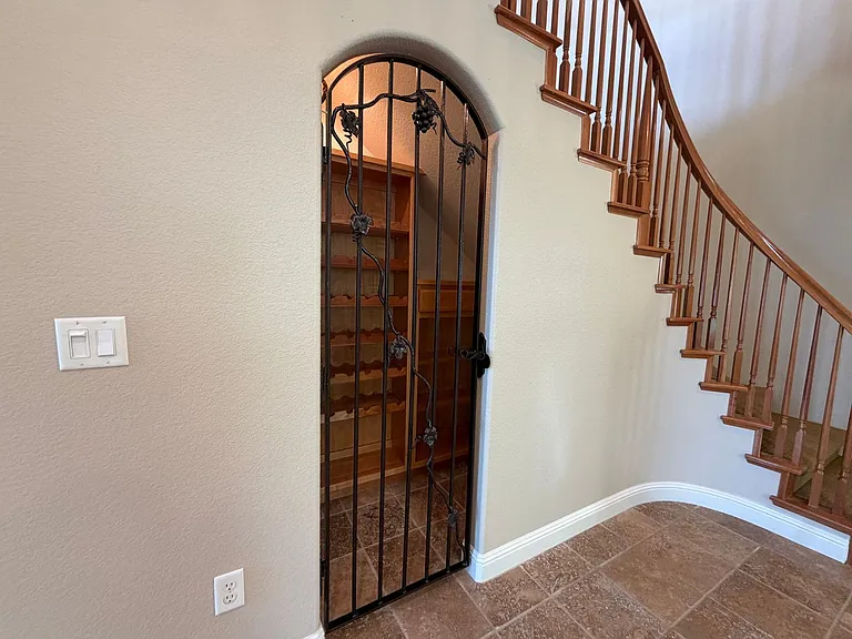 1014 Gamay Dr — Photo 25