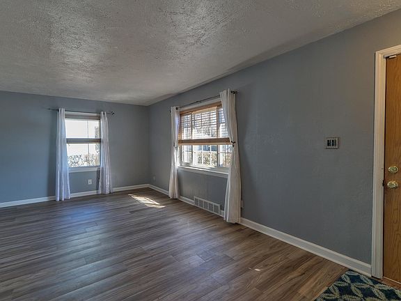 4th image of 1523 S Parker Dr