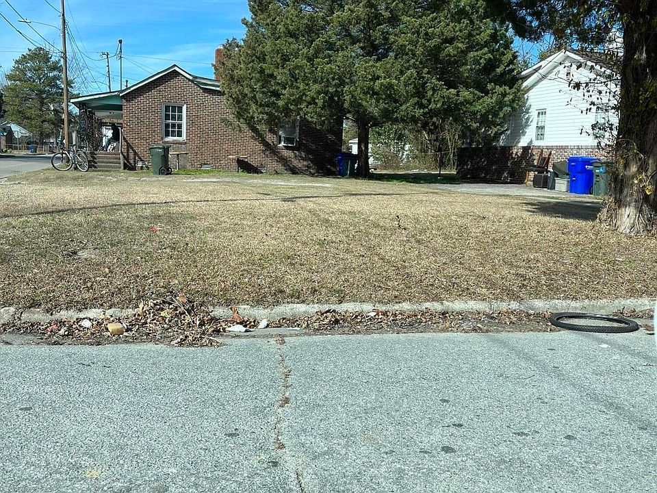 2nd image of 520 Sheppard Street