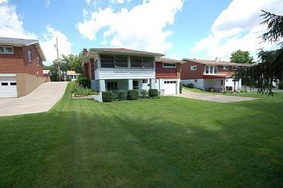 1st image of 140 Woodridge Dr