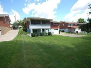 140 Woodridge Dr, Carnegie, PA 15106