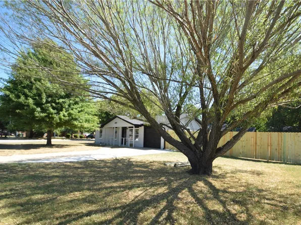 2511 N 4th St, Rogers, AR 72756