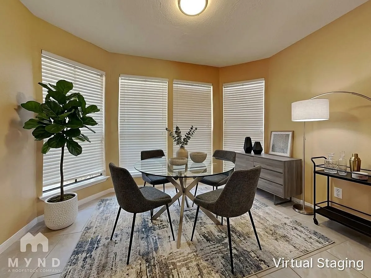 3 bed, 2.0 bath, 1431 sqft, $1,825 — Photo 3