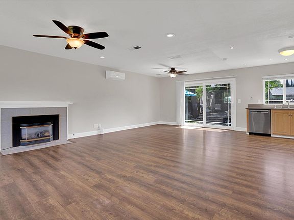 4th image of 160 Sherwood Court