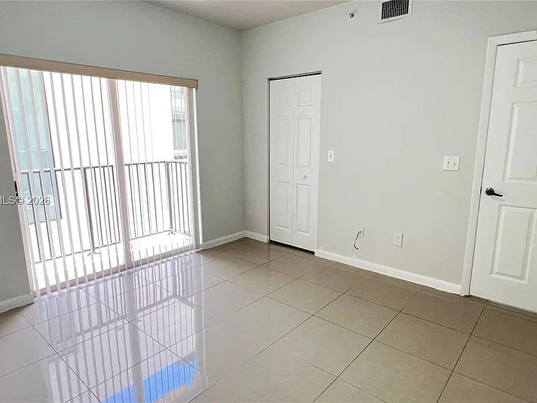 909 SW 15th Ave #1 — Photo 17