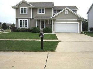 7118 W Park Rd NE, Cedar Rapids, IA 52402