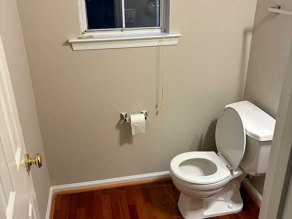 1st image of 123 Rollins Way