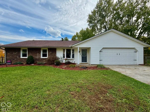 1105 Brookside Ln, Plainfield, IN 46168