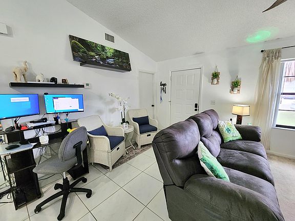 5th image of 1067 SW Paar Drive