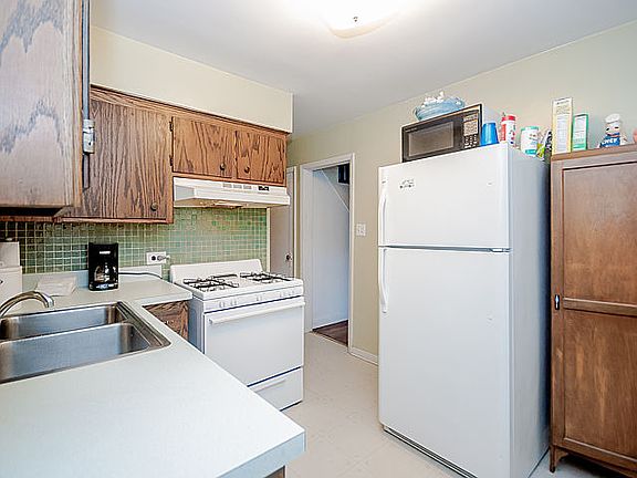 4th image of 9630 S 50th Ct