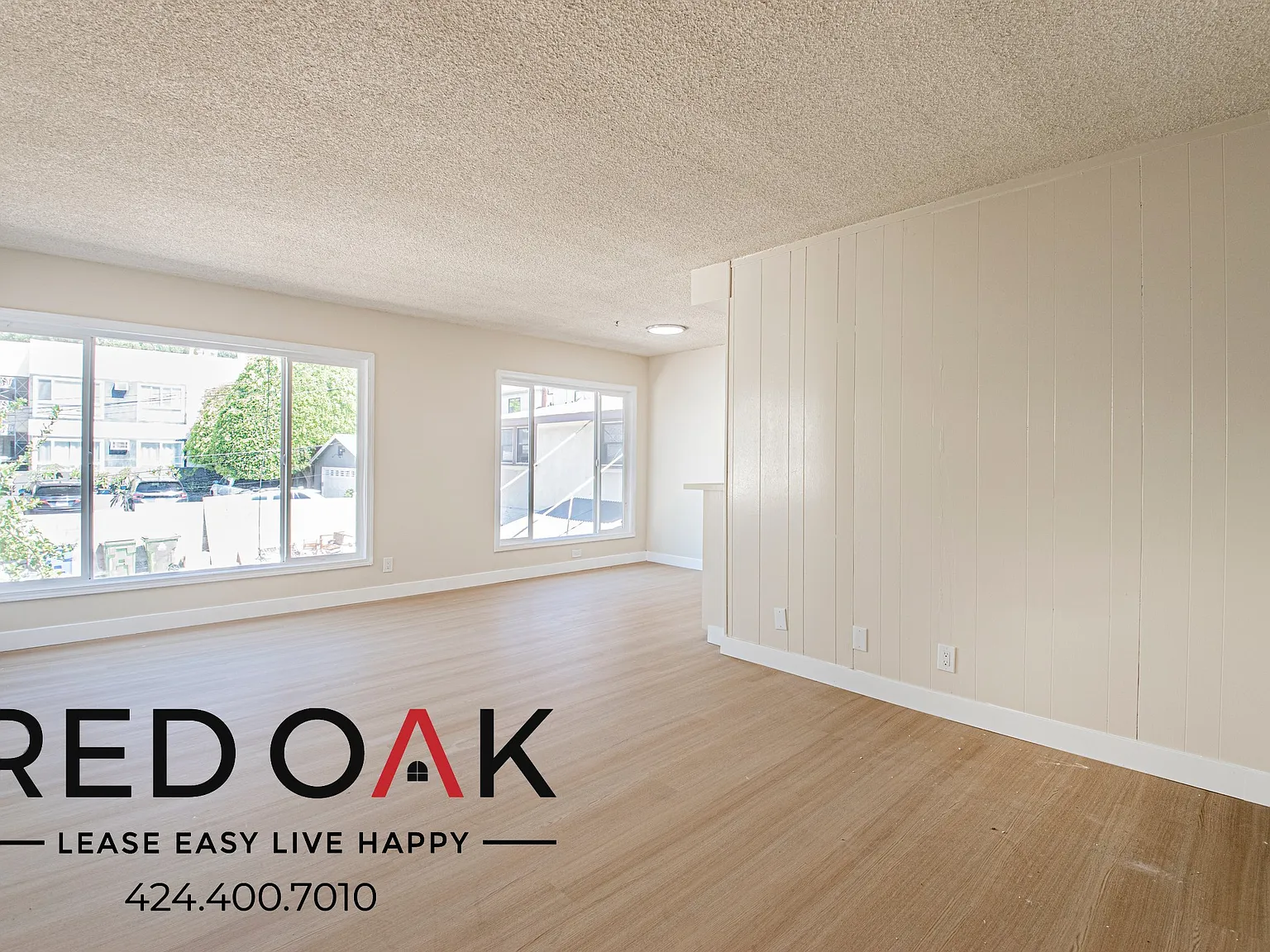 Inviting 2-Bed with Stainless Steel Appliances, Air Conditioning, On-Site Laundry and Parking Inc... — Photo 1
