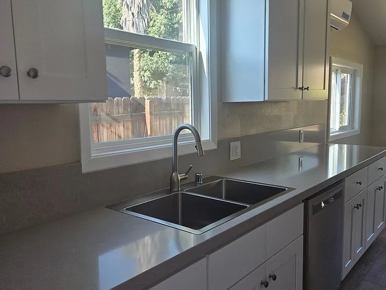 6030 Colonial Dr — Photo 8