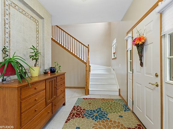 2nd image of 232 Berkshire Ln