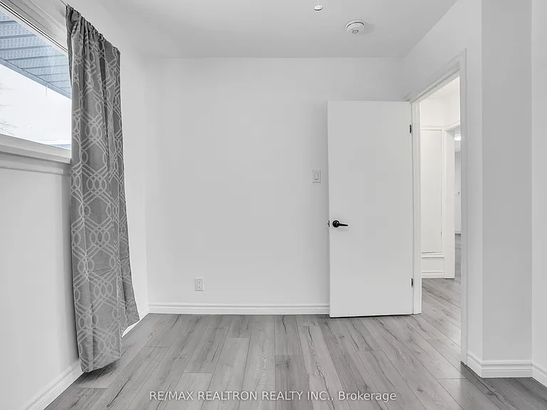 212 Little Ave — Photo 11