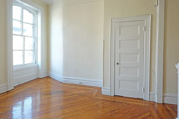 Rented by CG Realty | media 16