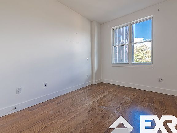 4th image of 585 Ocean Pkwy #3HL