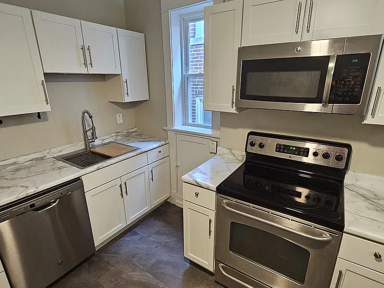 2239 California Ave — Photo 6