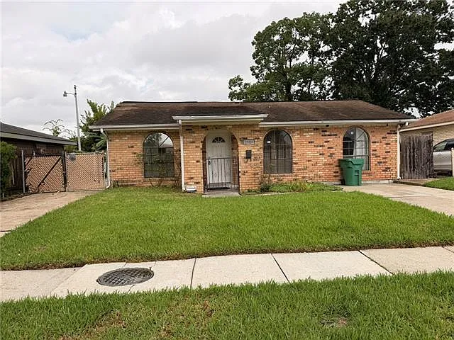 1908 Hugh Dr
