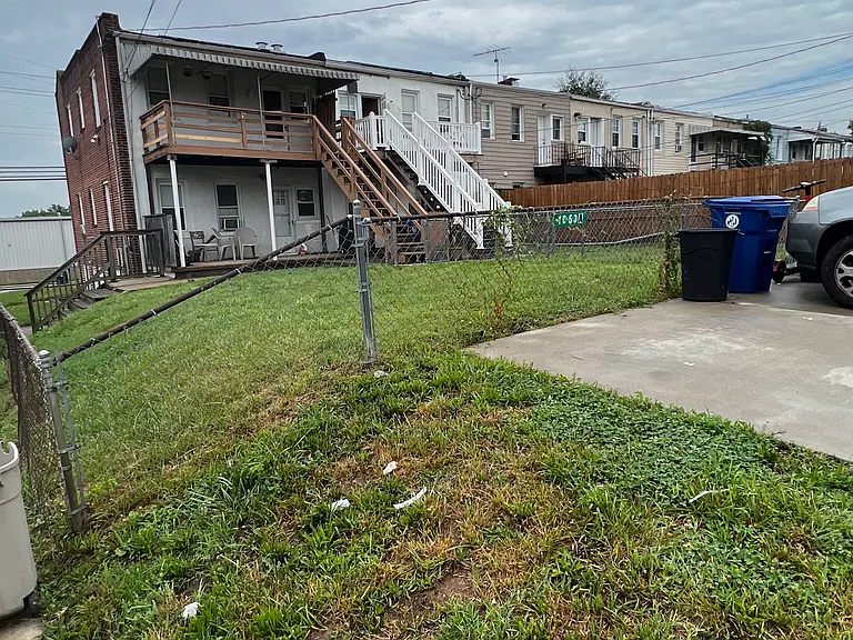 1051 Desoto Rd — Photo 21