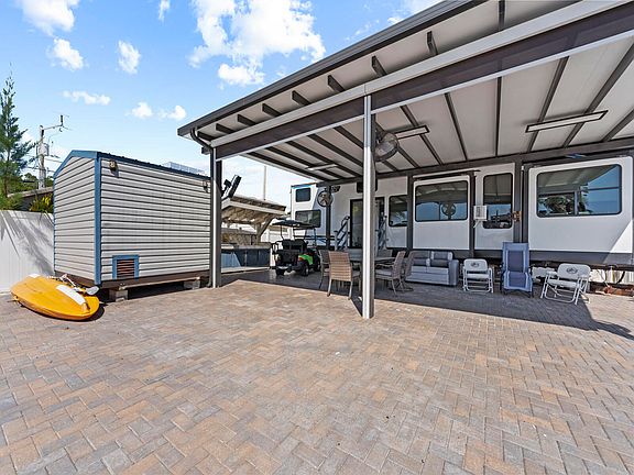 3rd image of 325 Calusa St #321