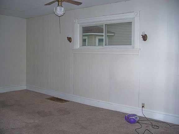 3rd image of 410 Hubbell Ave