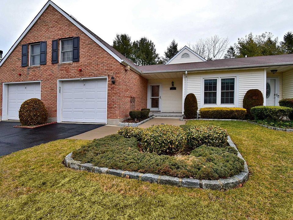 1st image of 27 Chippendale Dr