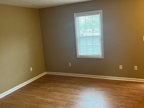 2nd image of 1021 Brandy Ln #8