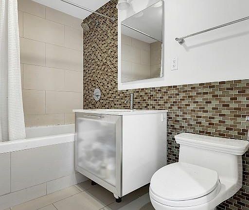4th image of 117 E 102nd St APT 4B