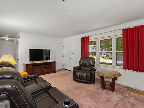 5th image of 855 Wilmont Ln