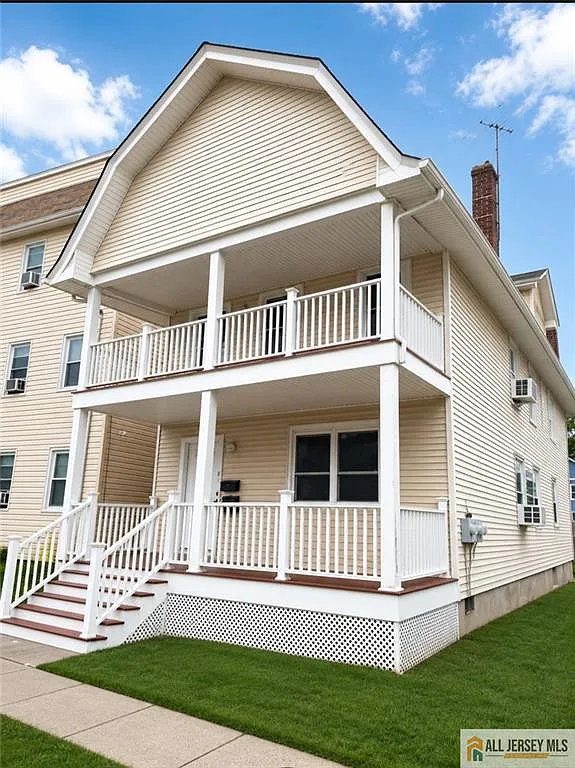 2 bed, 1.0 bath, 2288 sqft, $2,700 — Photo 1