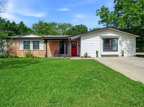 889 Jerry Ln, Bedford, TX 76022