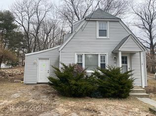 108 Airmont Ave, Mahwah, NJ 07430