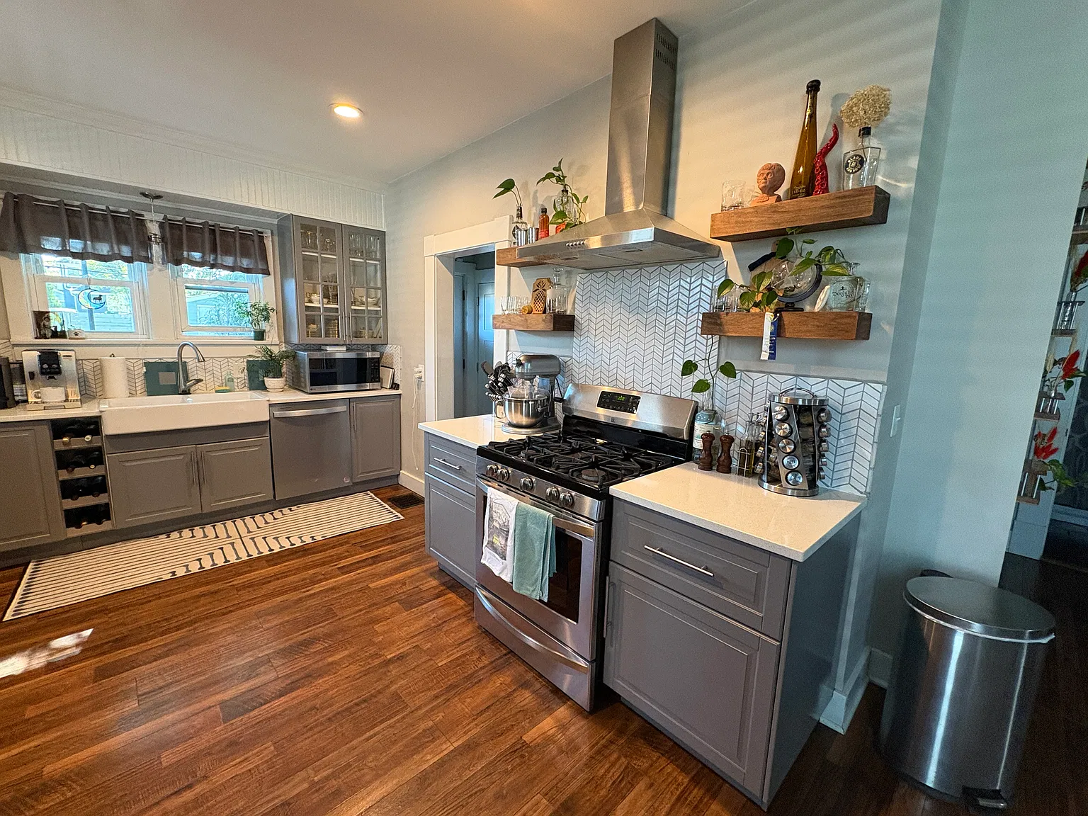 3 bed, 2849 sqft, $2,500 — Photo 2