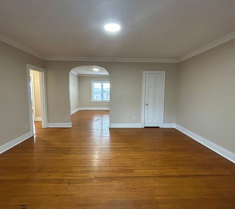 1st image of 105 N 38th St APT 14