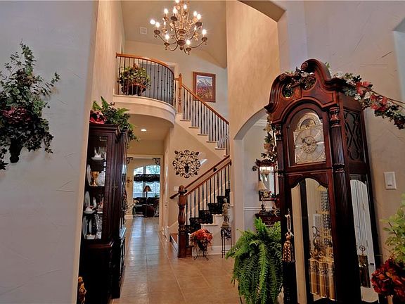 3rd image of 2209 Beacon Hill Dr