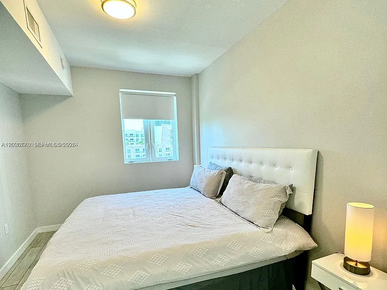 321 NE 26th St #706 — Photo 12