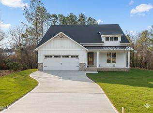 608 Sage Ct, Fuquay Varina, NC 27526